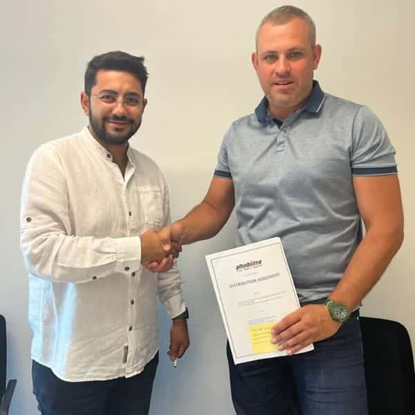 32-8ba0b0c5-8d7d-4433-afc6-e64b70224842