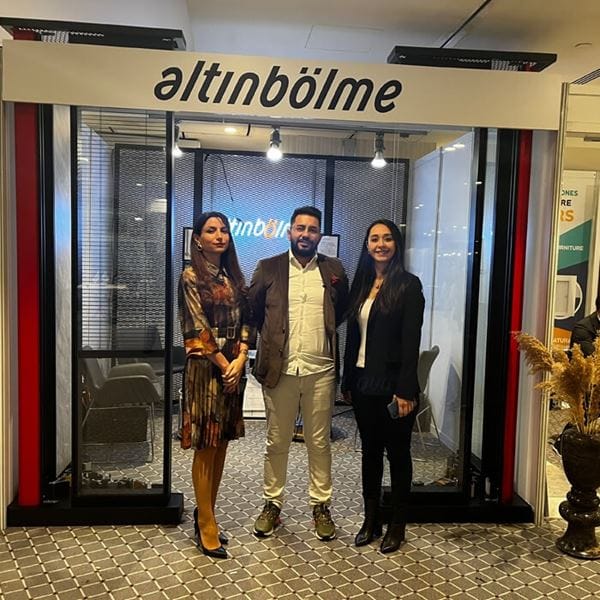 4-f5d9512b-551c-4d28-8937-8162e00d07fb